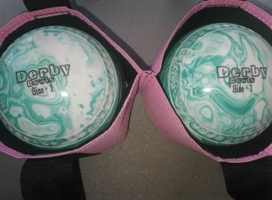 Lawn Short Mat Bowls & Jacks.
