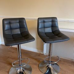 Bar stools x2