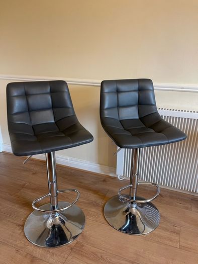 Bar stools x2