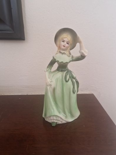 vintage porcelain lady