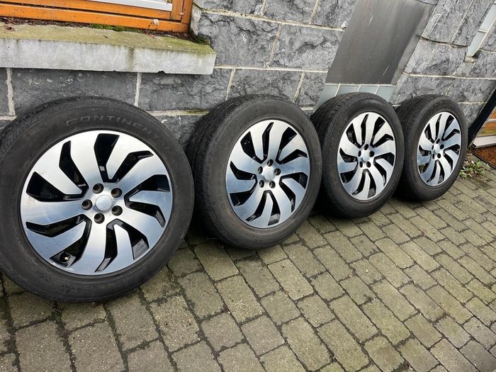 Land Range Rover Discovery 5 Aero 20" genuine wheels with tyres