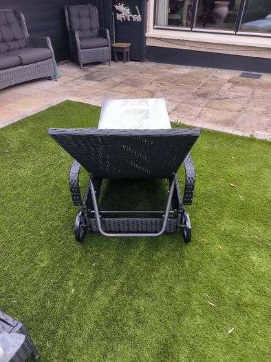 Sun loungers