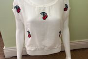 White decorated Bsk top