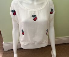 White decorated Bsk top