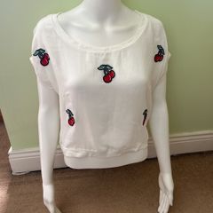White decorated Bsk top