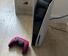PlayStation 5 (PS5) Disc Edition + DualSense Controller