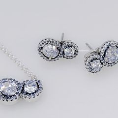 Pandora Embracing Halo Necklace  Brand New