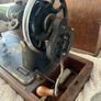 Antique singer sowing machine Image 8