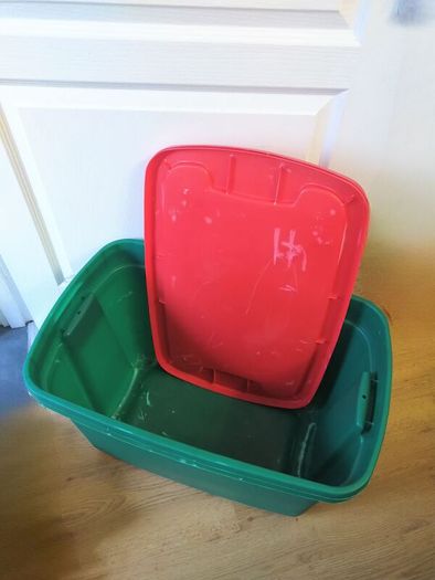 Storage Boxes (2x)