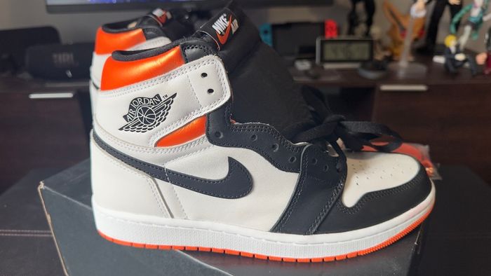Nike Air Jordan 1 High Mid and Low (DEADSTOCK)