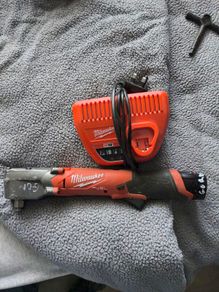 Milwaukee M12 right impact wrench