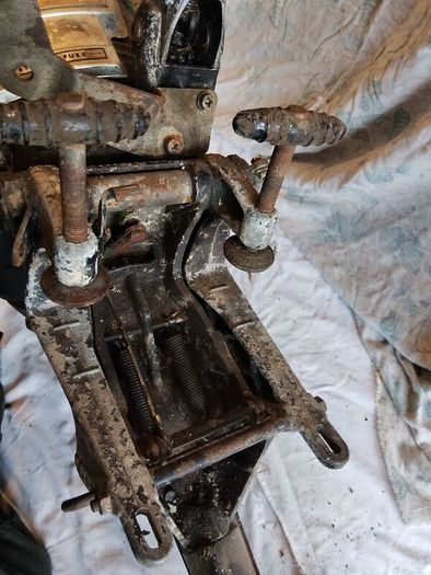 Vintage Mercury Outboard Motor 6hp and Mercury Fuel Tank