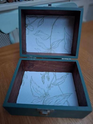 (Open to offers) Jewellery box (Measurements in description)