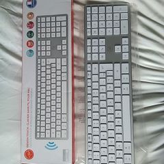 Mobilitylab Design Touch Wireless Keyboard for Mac OS..French Layout