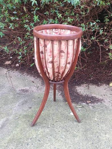 26" Edwardian Mahogany Sewing Basket