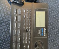Alesis SR16 Drum Mahine