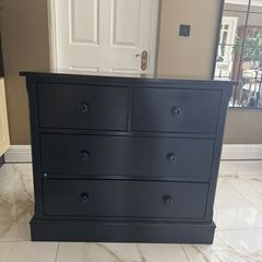 Solid wood chest of drawers