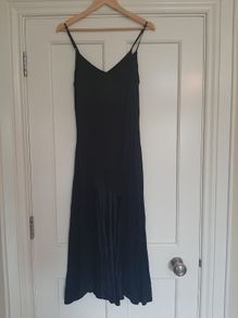 Black dress - Size 10