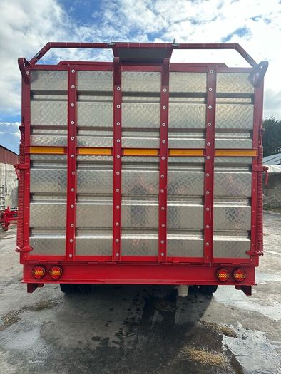 Cattle trailer