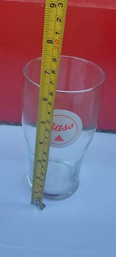 Vintage Bass pint glass ,,good condition,,see pictures for condition,,price includes post to anywhere in Ireland  ,73 stamped on back of glass.