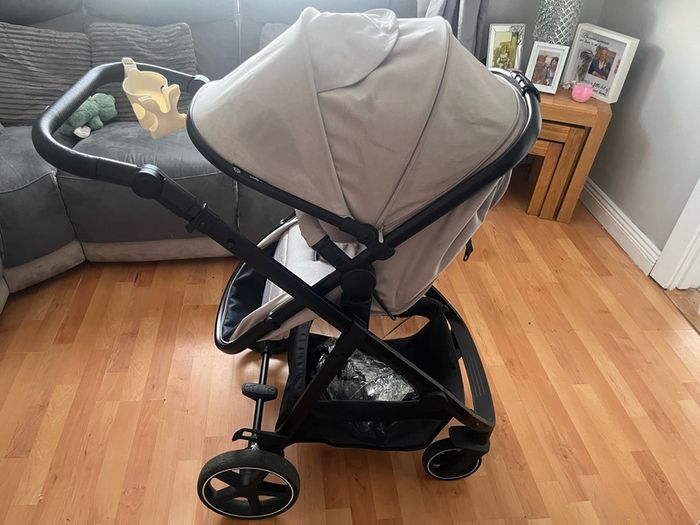 Baby travel system and baby rocker (collection only)
