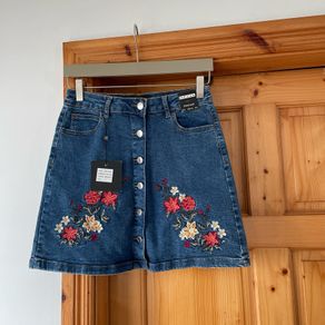 Parisian Embroidered Mid Blue Denim Skirt size 8 New
