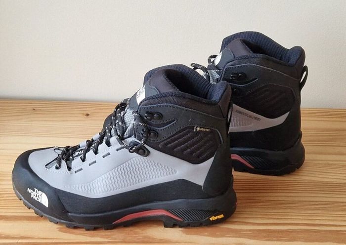 Hiking boots : North Face