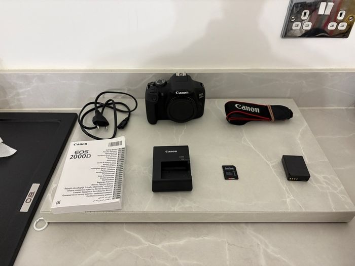 canon eos 2000d with 128gb sd card