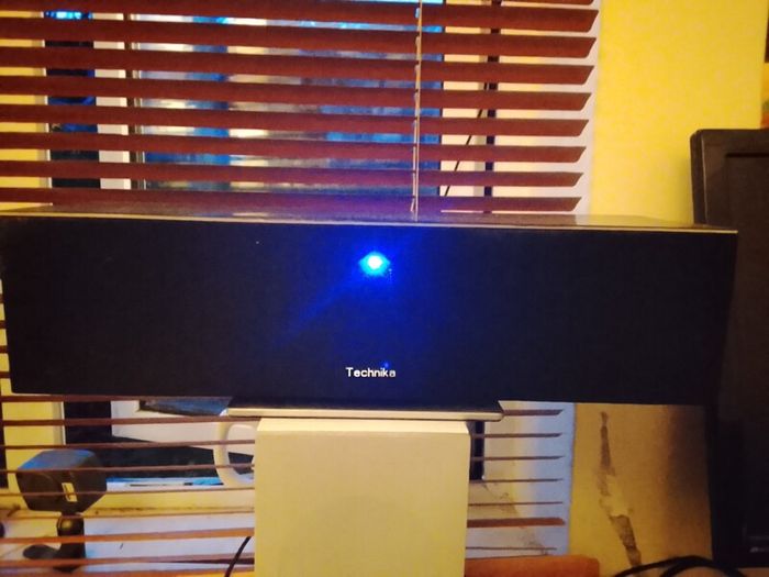 Technika touch screen Bluetooth speaker