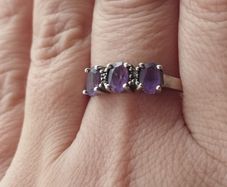 Sterling silver ring with amethysts (trilogy).