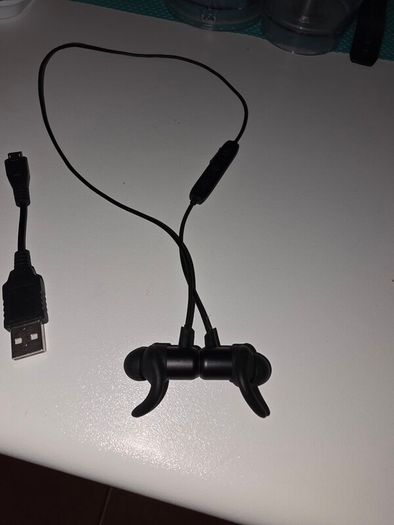 Wireless headphones, Anker Bluetooth headphones