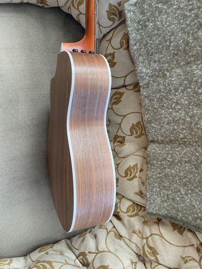 Taylor 214CE