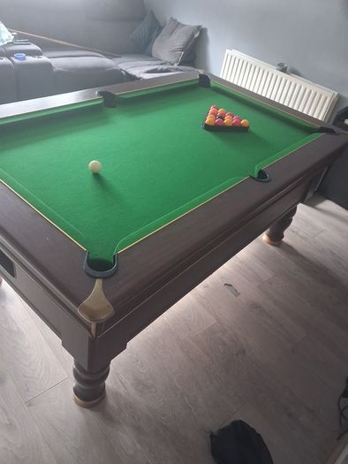 Pool table