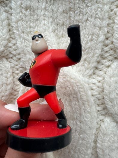 Mr Incredible Disney Pixar The Incredibles 2 Mini Blind Figure JAKKS CAKE TOPPER Used Pleaase  look at the pictures