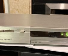 Philips F2224 stereo digital tuner