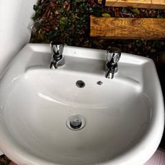 Twyfords hand basin,pedestal and taps