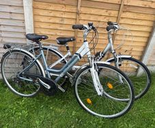 Both bikes 28" inch perfect condition both Giant