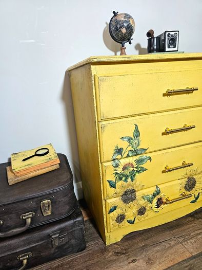 Chest of drawers