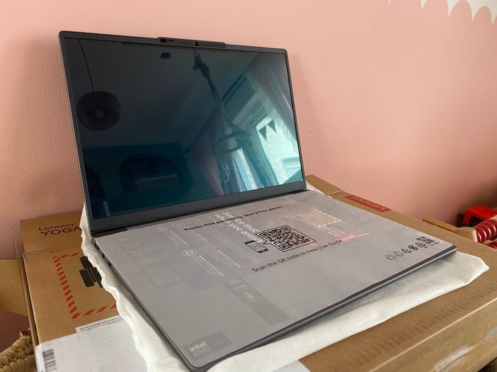 Lenovo Yoga Slim 7i - New - Intel Ultra, 16gb, 1tb