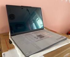 Lenovo Yoga Slim 7i - New - Intel Ultra, 16gb, 1tb