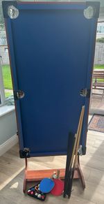 Fold up pool table