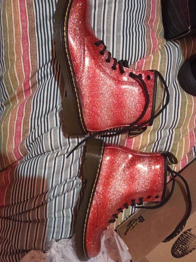 Dr Martens 1460 glitter geranium red, uk2
