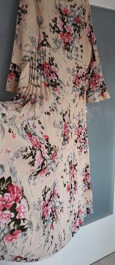 SHEIN floral pleated midi Sz L ( Fit 14-16UK)