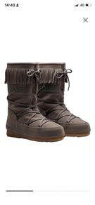 moon boot