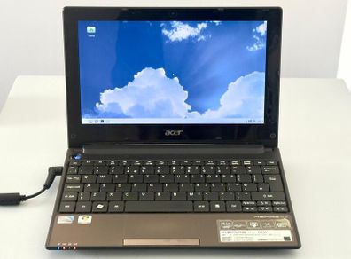 Acer Aspire One D255 Netbook 10.1" - Linux, w/ Case & Charger