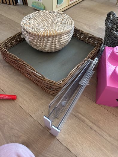 Misc storage baskets & tray