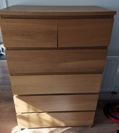 Chest of drawers