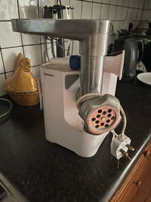 mincer, not used in a long time.silver crest, Lidl i think