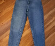 Levis High Waisted Mom Jeans size 26