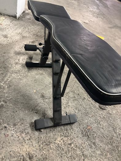 Yoleo adjustable weight bench